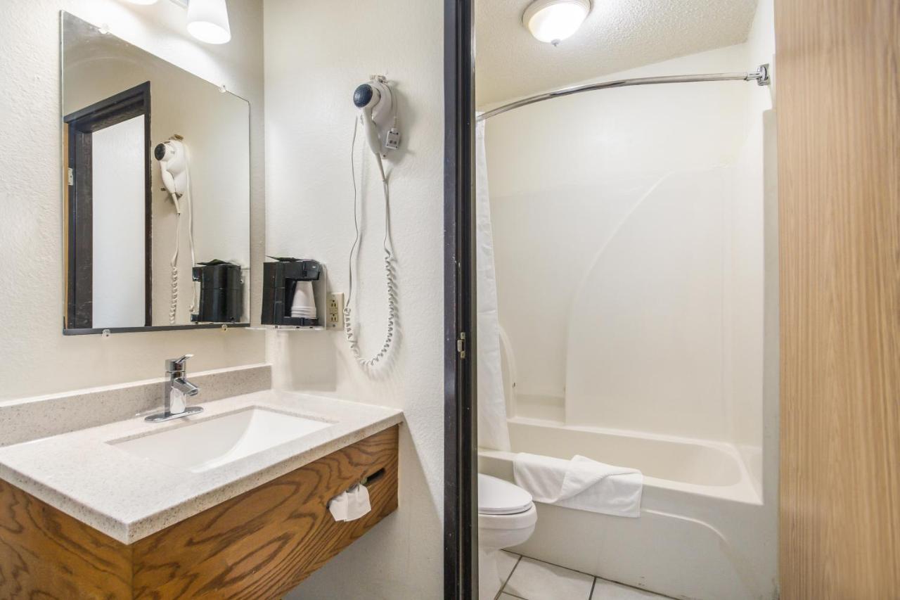 Americas Best Value Inn & Suites Harrisonville Luaran gambar