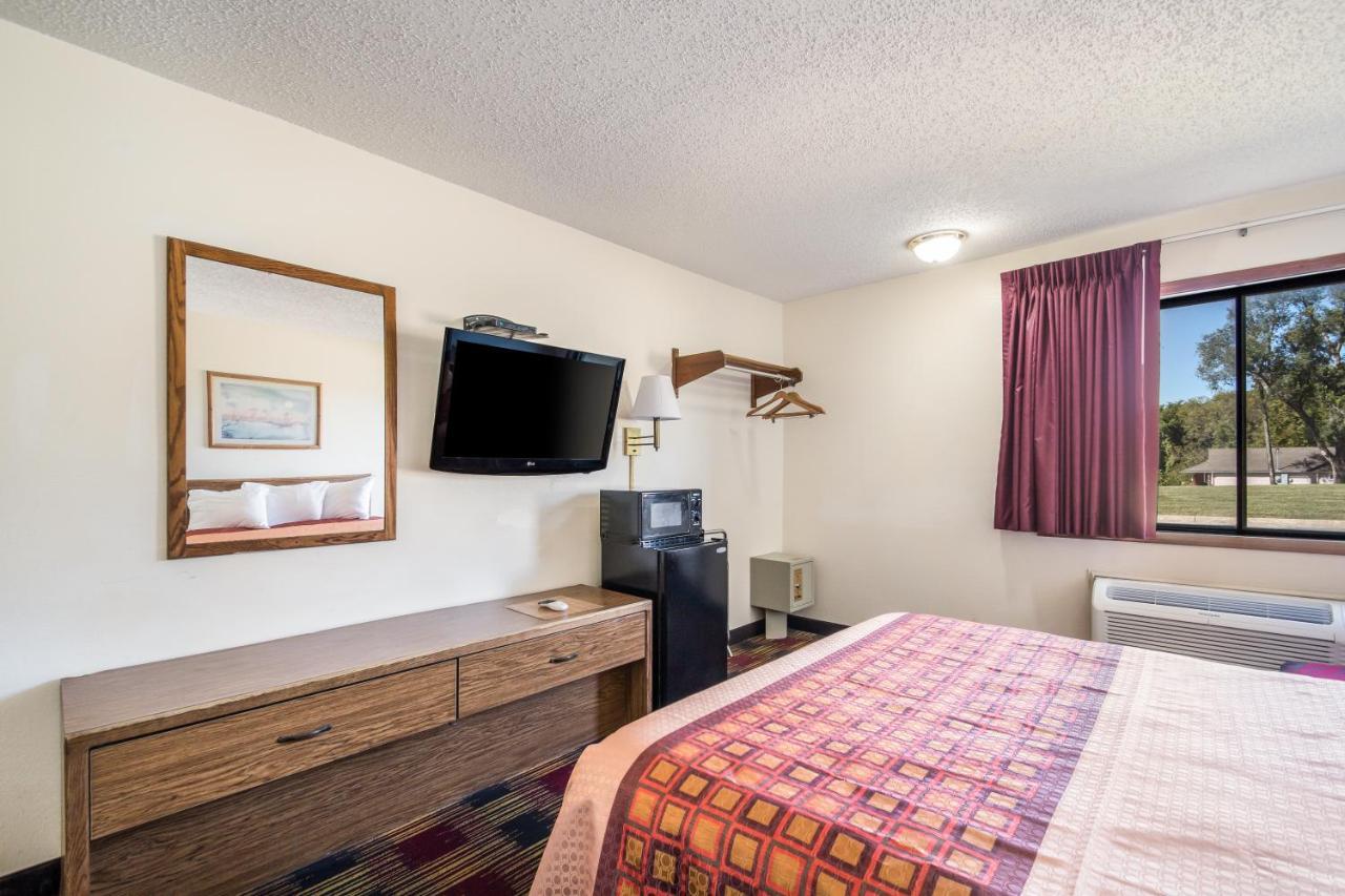 Americas Best Value Inn & Suites Harrisonville Luaran gambar