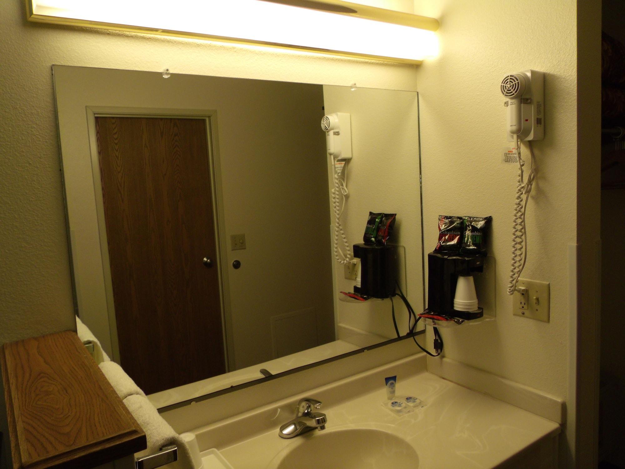 Americas Best Value Inn & Suites Harrisonville Luaran gambar