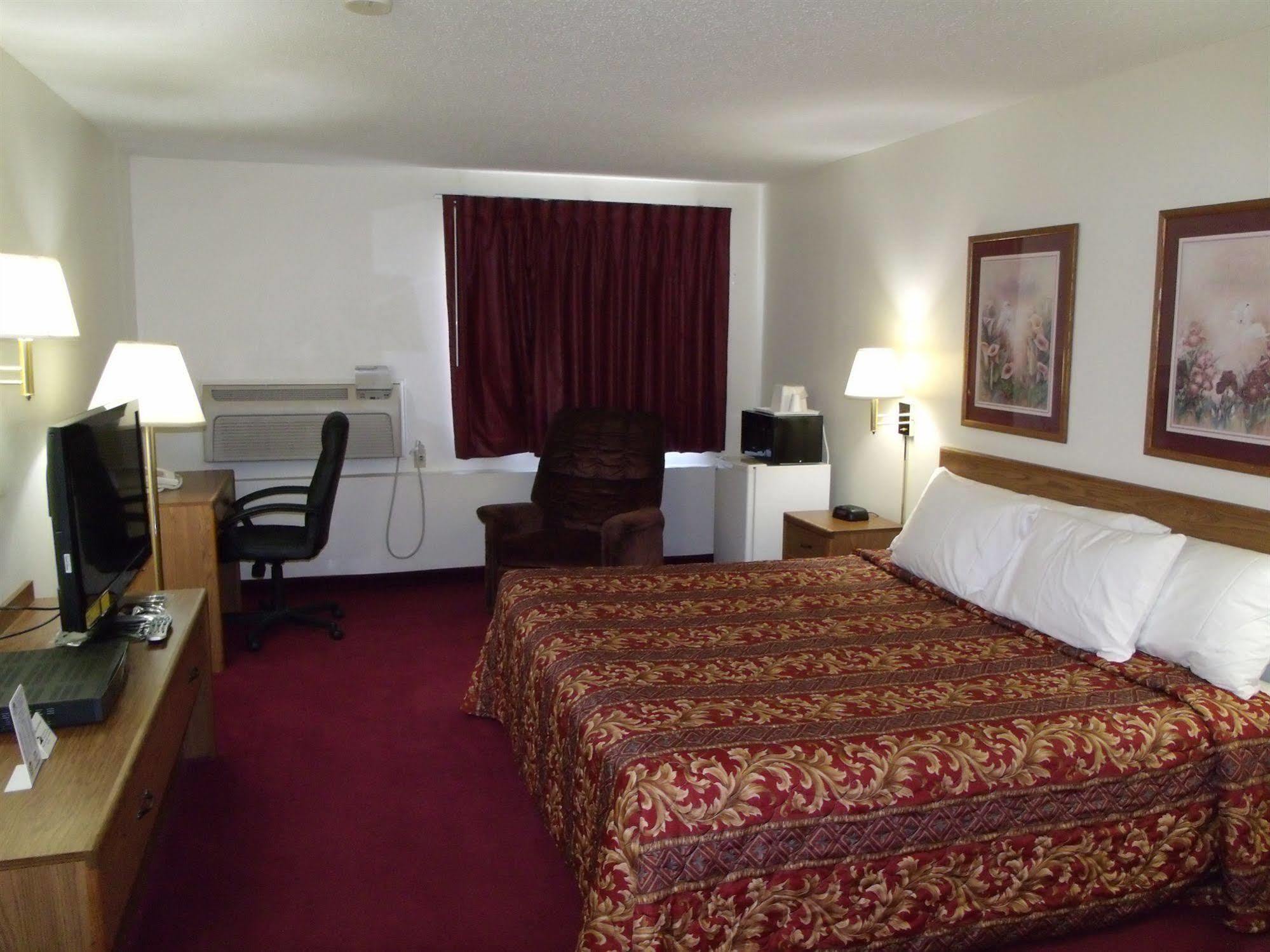 Americas Best Value Inn & Suites Harrisonville Bilik gambar